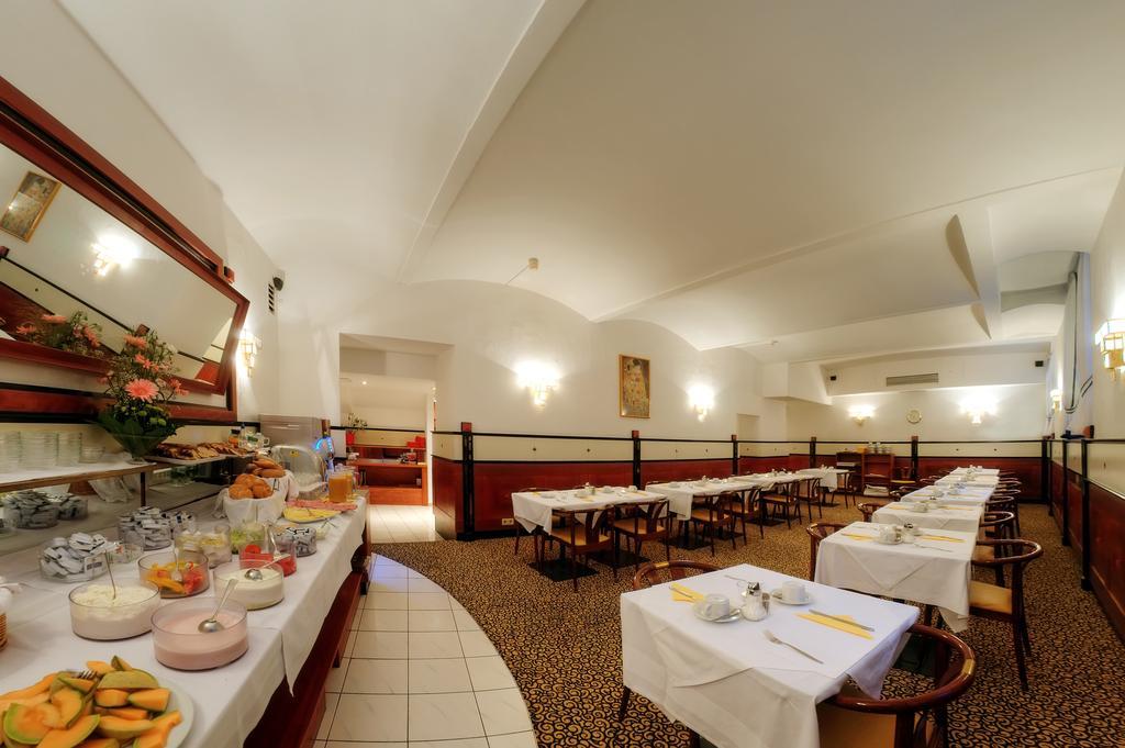 Carlton Opera Wien
